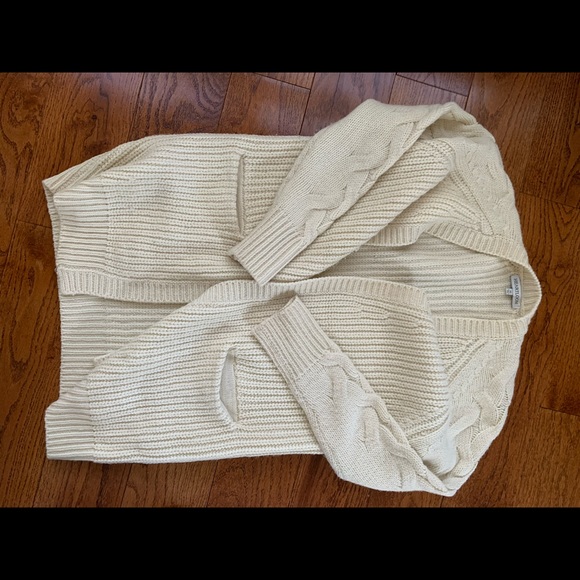 Women’s Heartloom sweater by Revolve XS - Picture 2 of 4